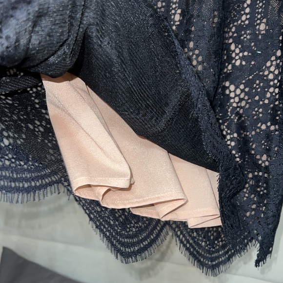 BCBG off the shoulder dress - Picture 9 of 9